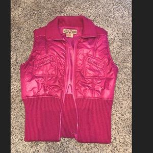 Pink no sleeve vest